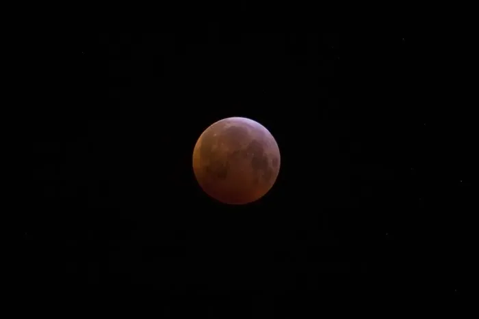 Framed Print : Blood Moon in total lunar eclipse, bloedmaan tijdens volledige maansverduistering