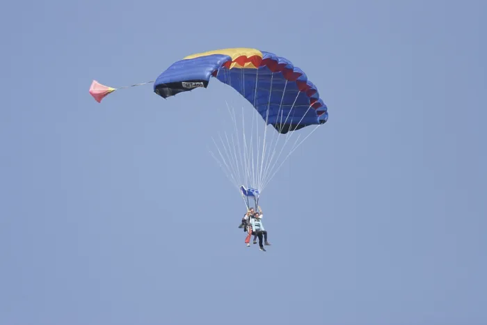 Framed Print : Paragliding