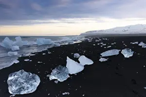 Images Dated 30th May 2022: Diamond Beach
