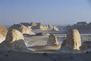 Images Dated 9th October 2007: Egypte witte woestijn