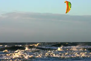 2025 Prints: Kite surfer in breakers Netherlands, Kitesurfer in branding Nede