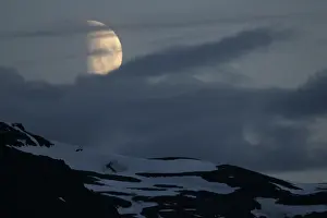Images Dated 31st May 2009: Maan, Moon