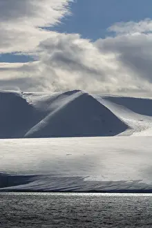 Norway Prints: Snow-covered mountains in Hinlopen Strait